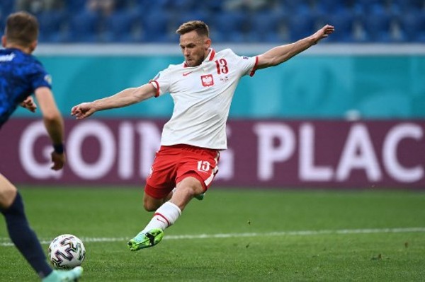因继续加盟俄超球队 波兰一球员失去踢世界杯机会
